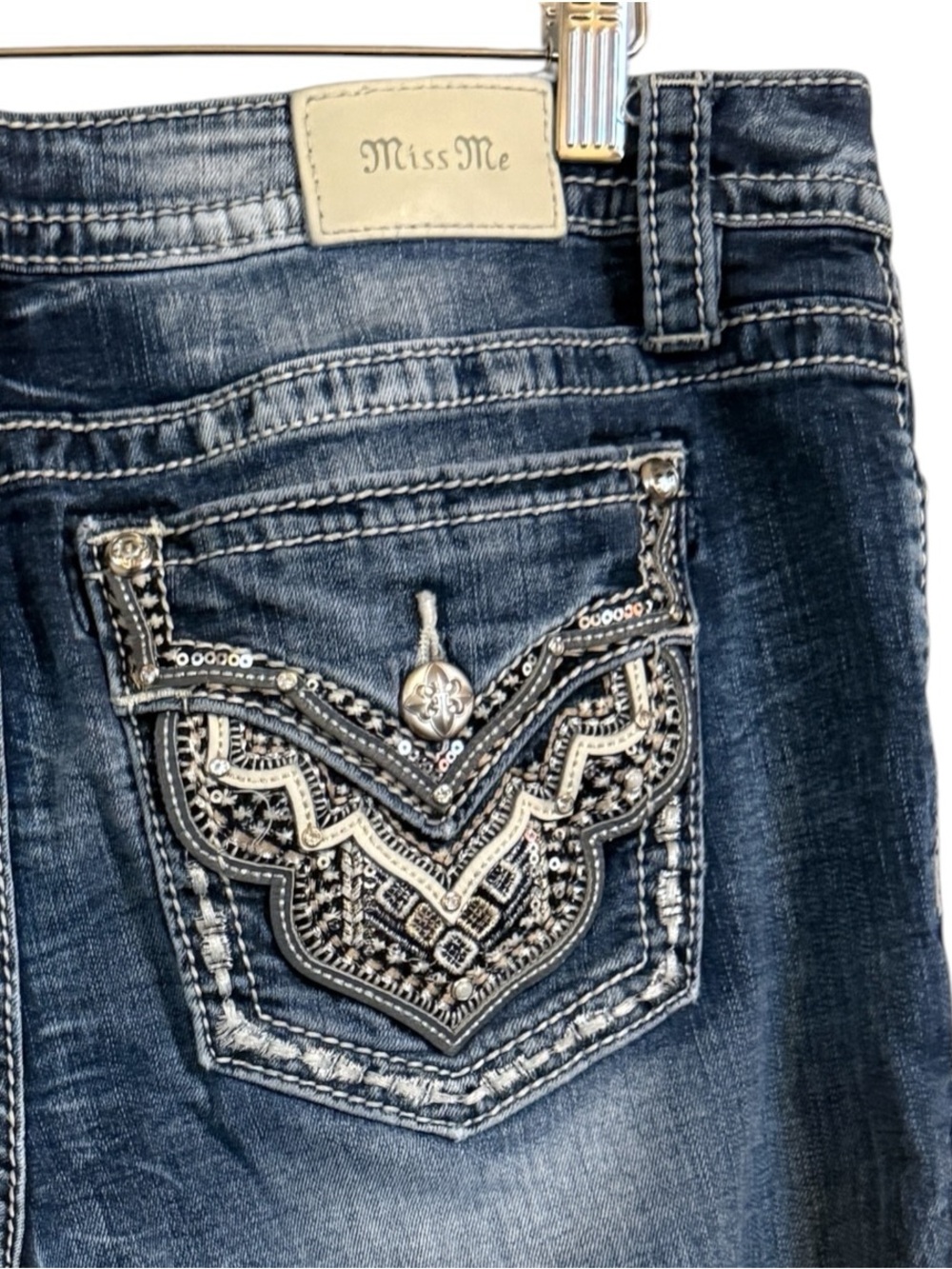 Miss Me Mid Rise Slim Boot Jeans Women’s Size 33 Rhinestone Sequin Embellished